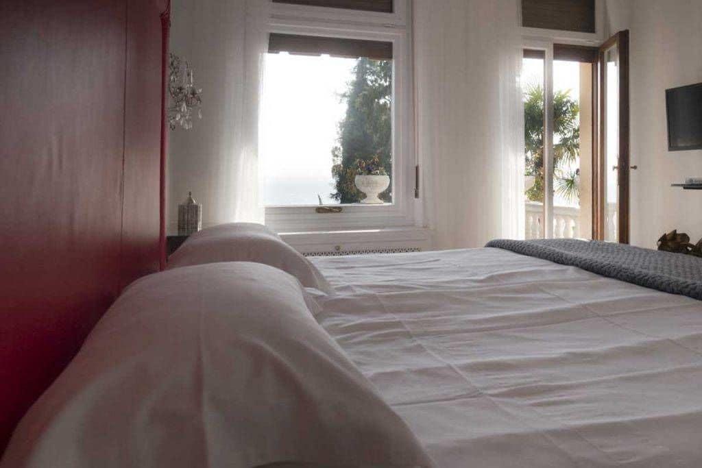 Villa Vittoria Gardone Riviera Exterior photo
