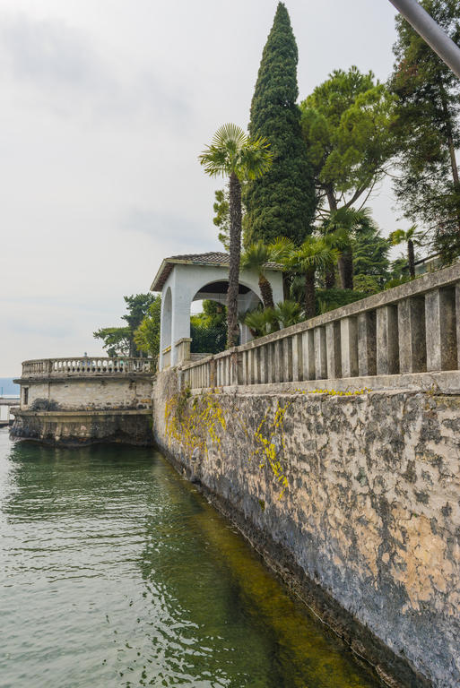 Villa Vittoria Gardone Riviera Exterior photo