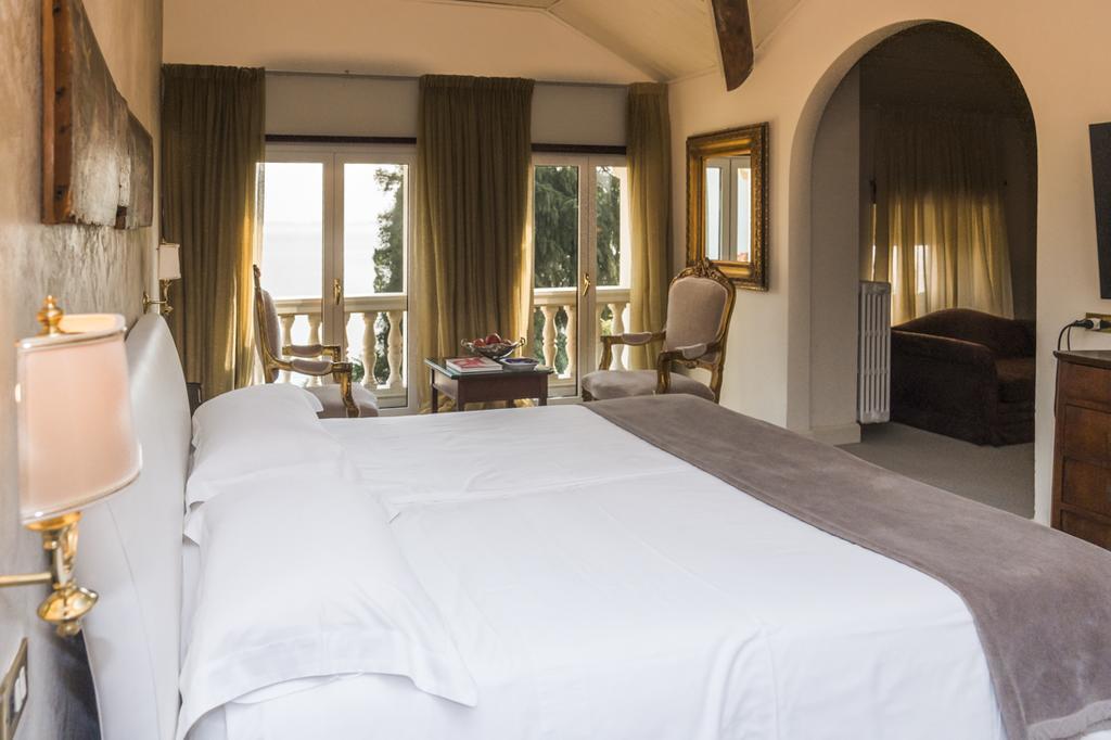 Villa Vittoria Gardone Riviera Room photo