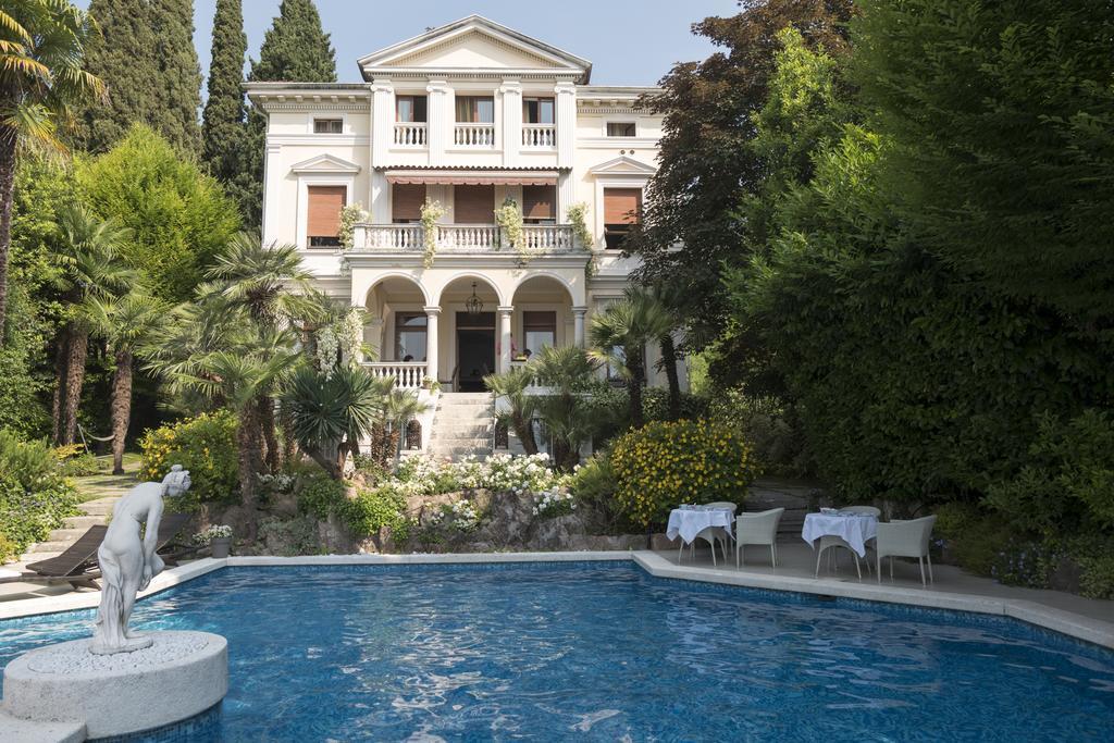 Villa Vittoria Gardone Riviera Exterior photo